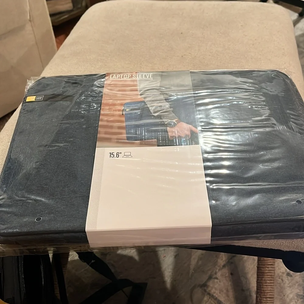 Case Logic Laptop Sleeve-15.6 inches-Blue/NWT